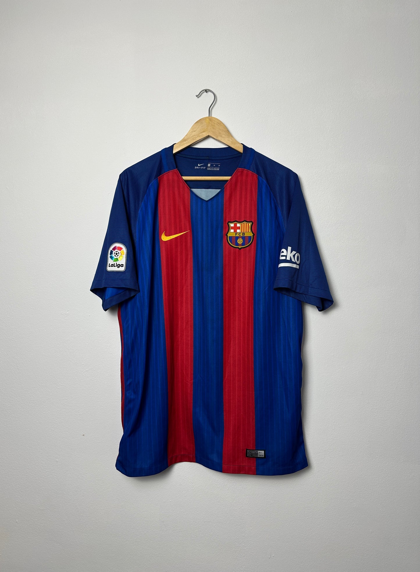 Neymar JR FC Barcelona 2016-17 home football shirt (XL)